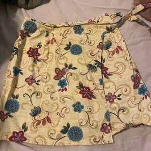 White Stag Floral Mini Wrap Skirt Size 6